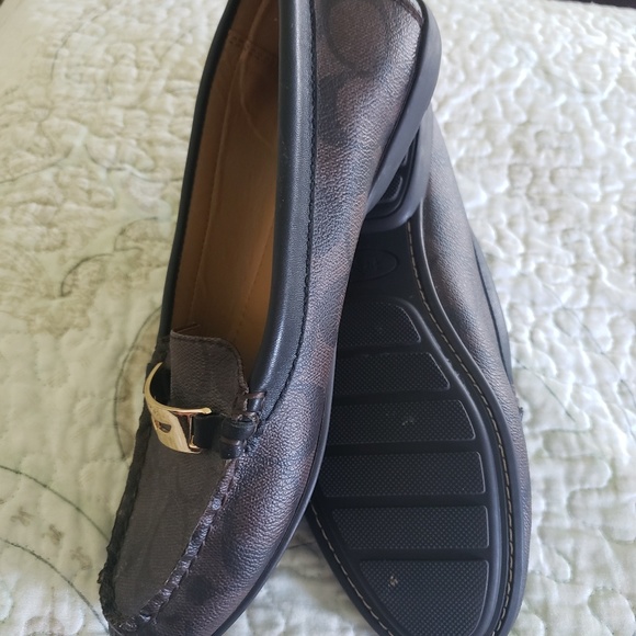 Shoes - Picture 1 of 3